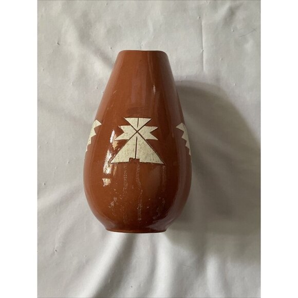 Handcrafted Native American Style Terra Cotta Vase W/ White Geometric Patterns - Picture 4 of 14